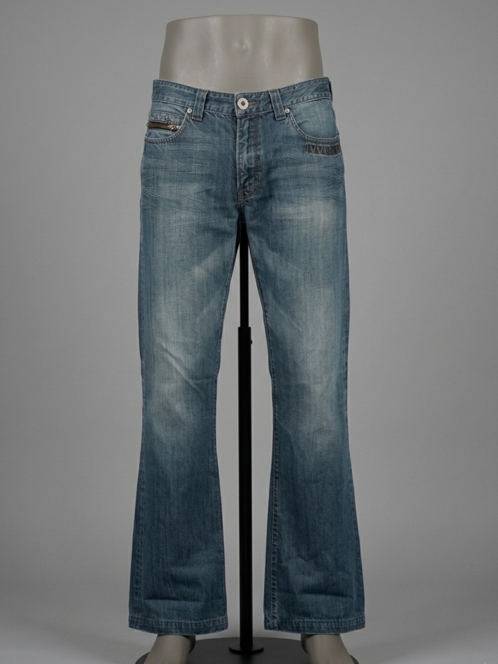 Vintage GUESS Jeans – Embroidered Roman Numerals & Zipper Detail – Size 34